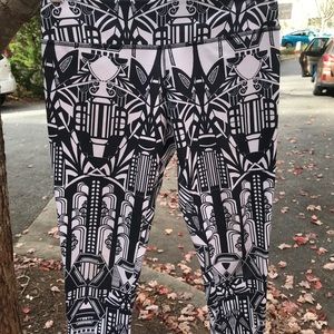 Geometric leggings